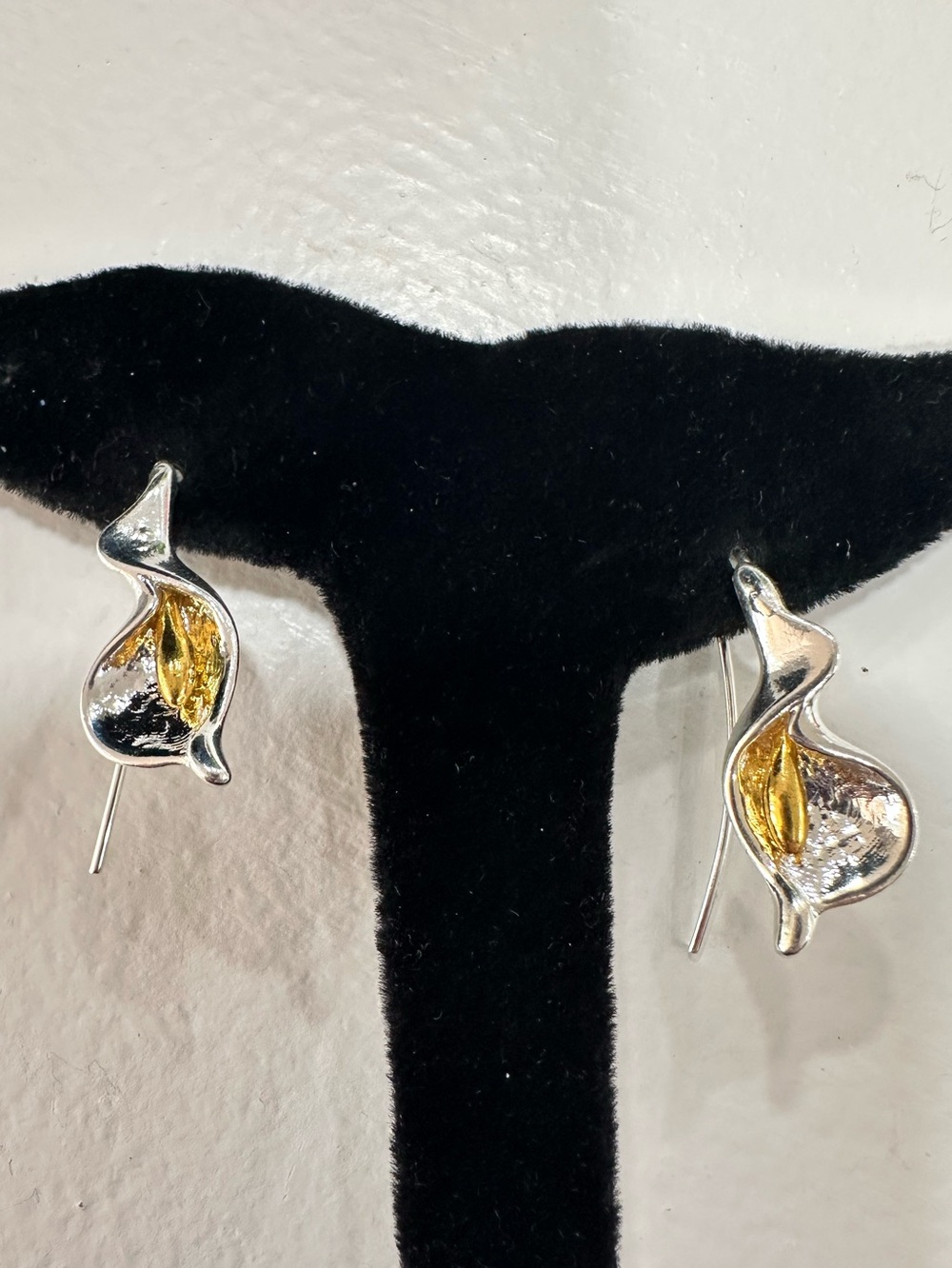 Silver & Gold Calla Lily Flower Drop Earrings